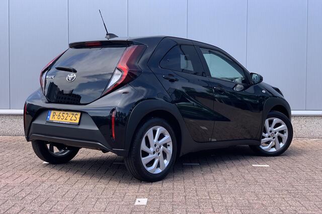 Toyota AYGO X 1.0 VVT-i MT first | Camera | Apple Carplay |