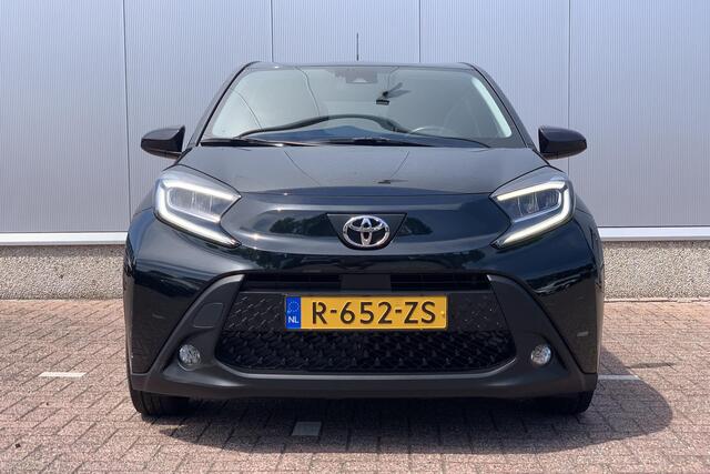 Toyota AYGO X 1.0 VVT-i MT first | Camera | Apple Carplay |