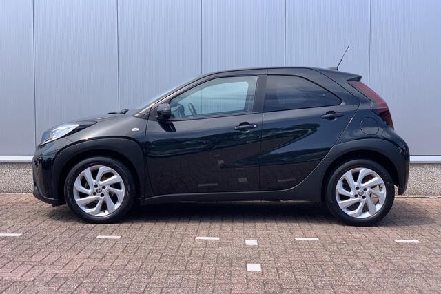 Toyota AYGO X 1.0 VVT-i MT first | Camera | Apple Carplay |