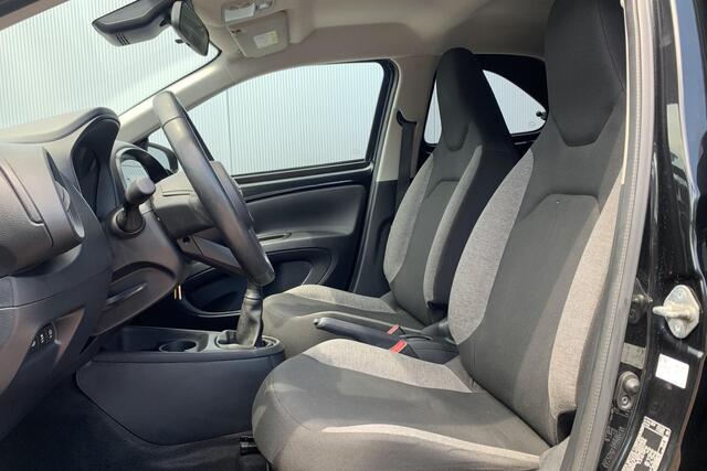 Toyota AYGO X 1.0 VVT-i MT first | Camera | Apple Carplay |