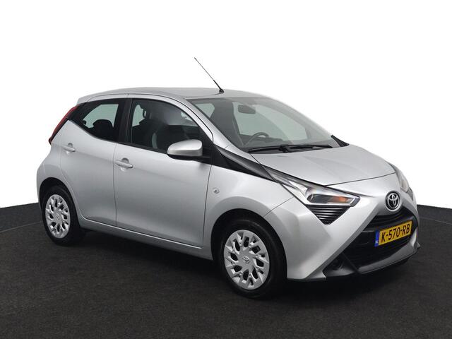 Toyota AYGO 1.0 VVT-i x-play | Achteruitrijcamera | Apple Carplay | Led Verlichting |