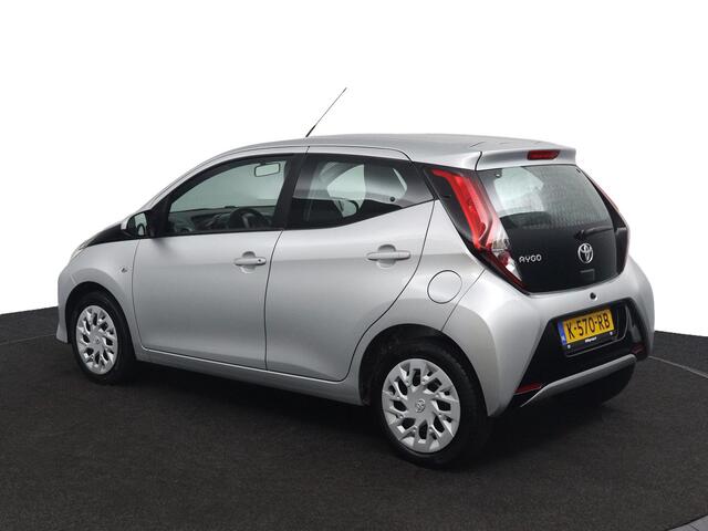 Toyota AYGO 1.0 VVT-i x-play | Achteruitrijcamera | Apple Carplay | Led Verlichting |