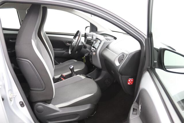 Toyota AYGO 1.0 VVT-i x-play | Achteruitrijcamera | Apple Carplay | Led Verlichting |