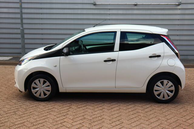 Toyota AYGO 1.0 VVT-i x-fun O.a: Radio, USB, Bluetooth, Airco, C.V., Rijklaar, Etc. All-in prijs!