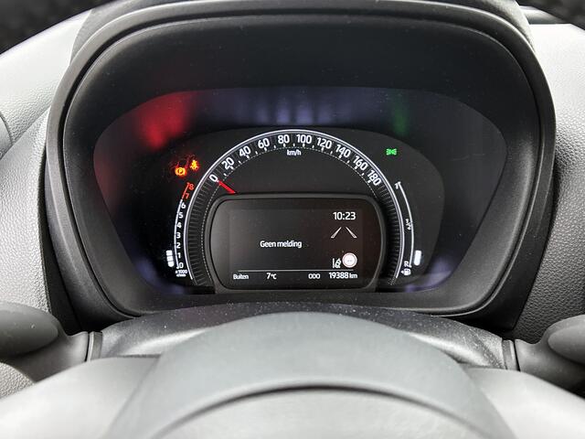 Toyota AYGO X 1.0 VVT-i MT Play | Apple CarPlay | Android Auto |