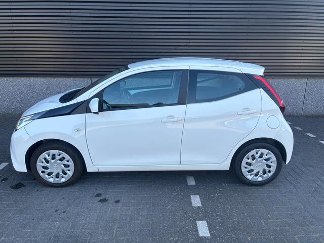 Toyota AYGO 1.0 VVT-i x-play, NAP, cruise control, camera