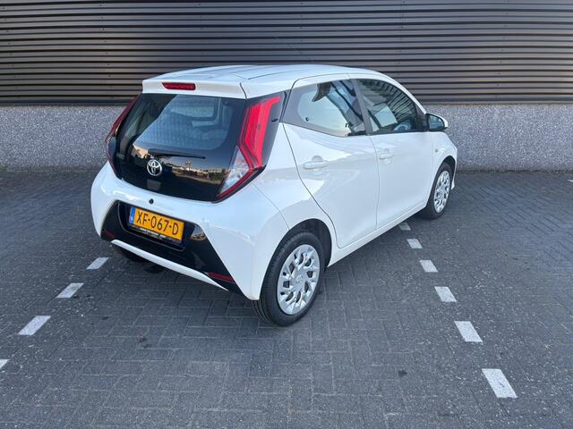 Toyota AYGO 1.0 VVT-i x-play, NAP, cruise control, camera