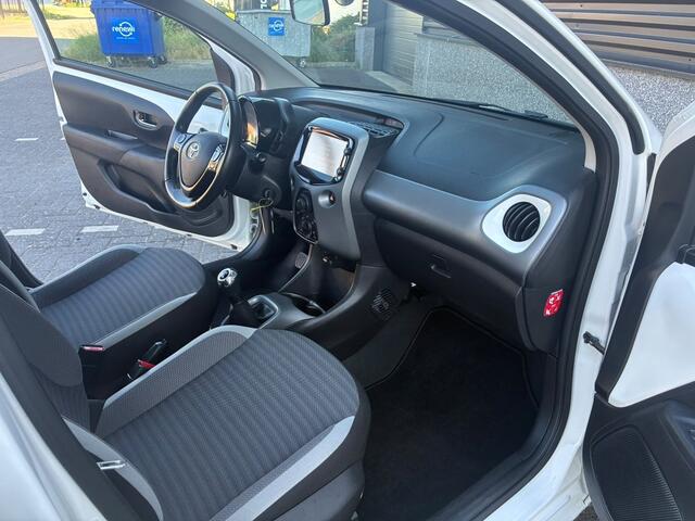 Toyota AYGO 1.0 VVT-i x-play, NAP, cruise control, camera