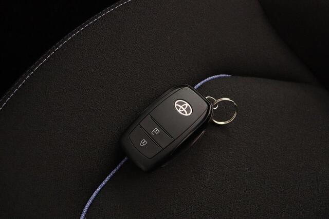Toyota AYGO X Hybrid 115 pulse | Apple Carplay/Android Auto | Parkeersensoren | Keyless | Lichtmetalen Velgen |