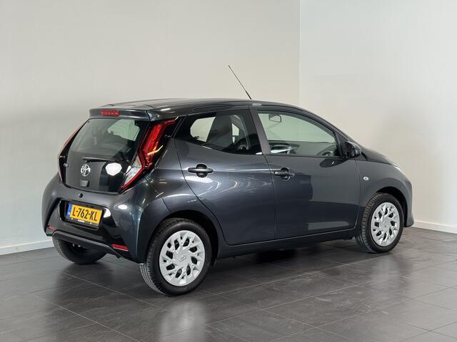 Toyota AYGO 1.0 VVT-i x-play | Achteruitrijcamera | Airco | CarPlay |