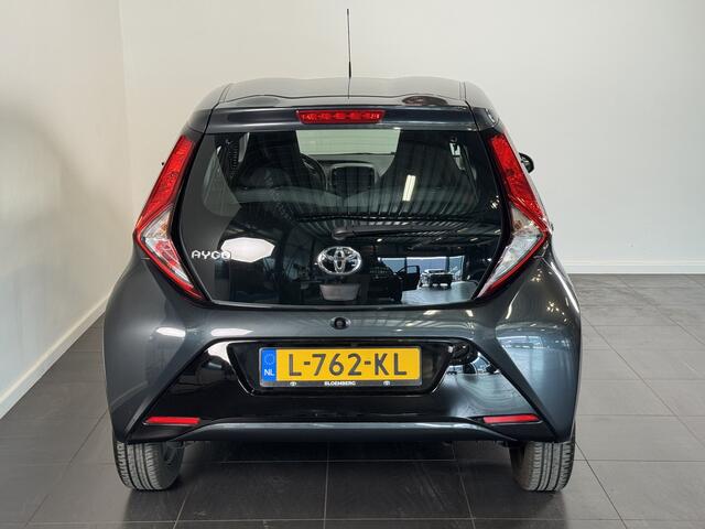Toyota AYGO 1.0 VVT-i x-play | Achteruitrijcamera | Airco | CarPlay |