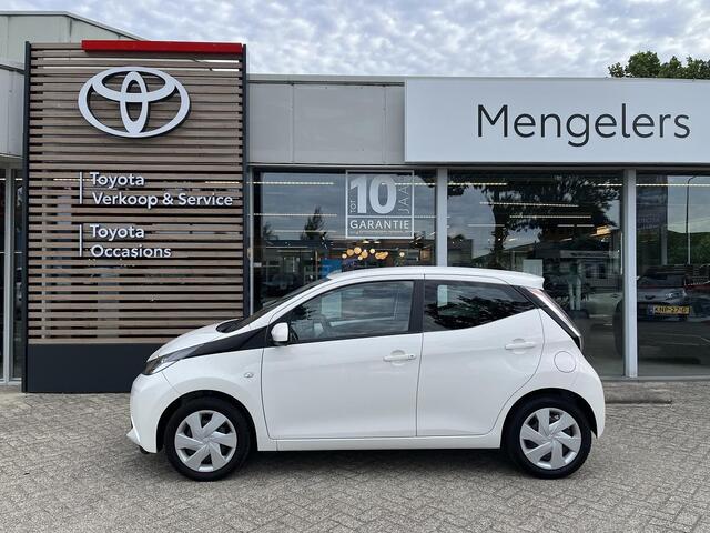Toyota AYGO 1.0 VVT-i X-Play | Camera | NL-Auto | Navigatie