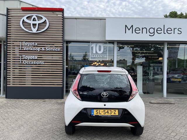 Toyota AYGO 1.0 VVT-i X-Play | Camera | NL-Auto | Navigatie