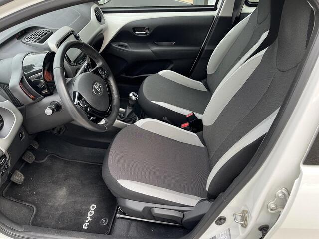Toyota AYGO 1.0 VVT-i X-Play | Camera | NL-Auto | Navigatie