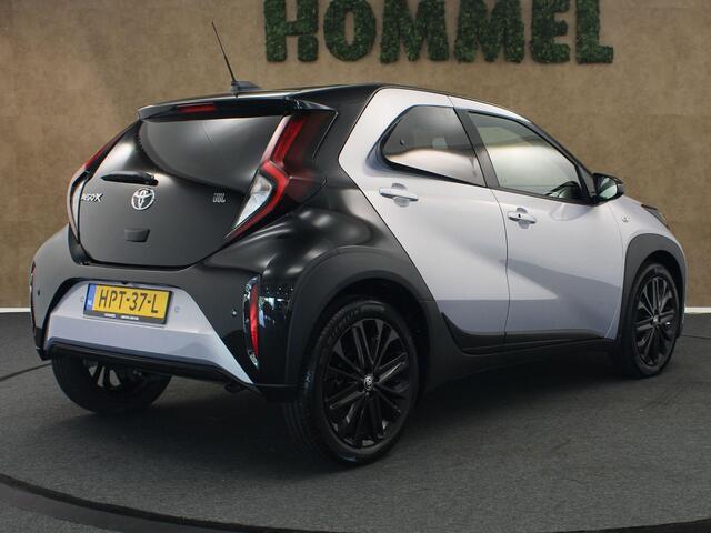 Toyota AYGO X 1.0 VVT-i MT JBL - ORIGINEEL NEDERLANDSE AUTO - JBL UITVOERING - ACHTERUITRIJCAMERA - APPLE CARPLAY/ANDROID AUTO - KEYLESS ENTRY/ START - PARKEERSENSOREN VOOR & ACHTER - TWO TONE LAK - NAVIGATIE - 18 INCH LICHT METALEN VELGEN MET MICHELIN BANDEN