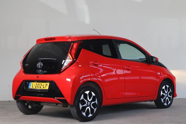 Toyota AYGO 1.0 VVT-i x-joy - NL- Auto!! Camera I Climate I Navi