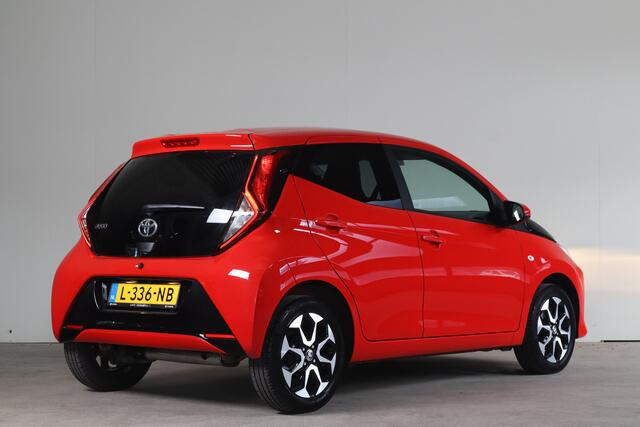 Toyota AYGO 1.0 VVT-i x-joy - NL- Auto!! Apple I Camera I Climate