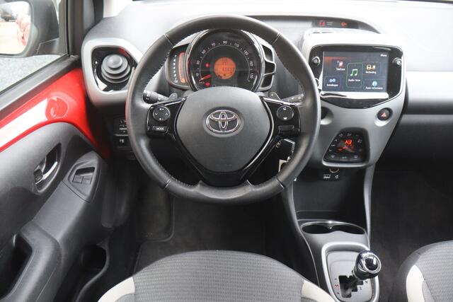 Toyota AYGO 1.0 VVT-i x-joy - NL- Auto!! Apple I Camera I Climate