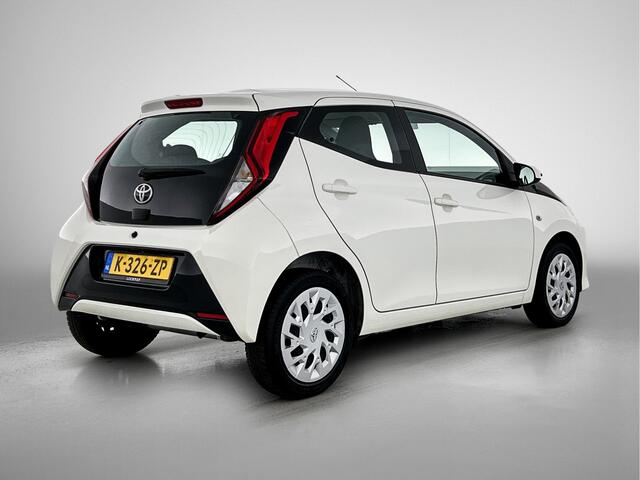 Toyota AYGO 1.0 VVT-i x-play *Automaat | BTW voertuig | Dealer onderhouden | Apple CarPlay/Android Auto | Airco | Achteruitrijcamera | Elektrische Ramen voor | Elektrisch verstelbare buitenspiegels |