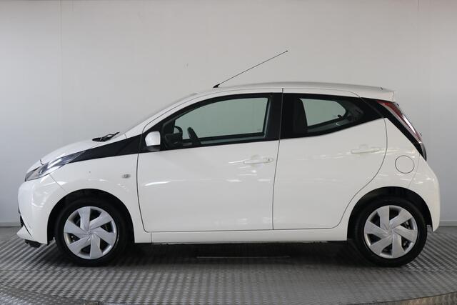 Toyota AYGO 1.0 VVT-i x-play Airco | Camera | Bluetooth | NAP.