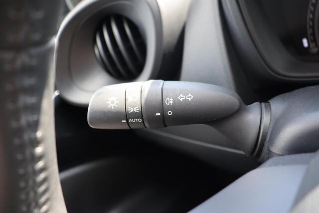 Toyota AYGO X 1.0 VVT-i MT Play, Parkeercamera, Apple carplay, Android auto,Parkeercamera.