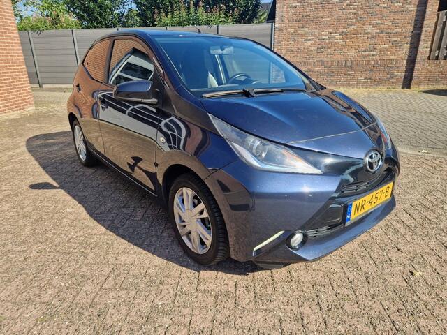 Toyota AYGO 1.0 VVT-i x-sport 5-Drs Airco Navi NL-auto / 1e-Eig. Camera L.m.v. Dealer OH