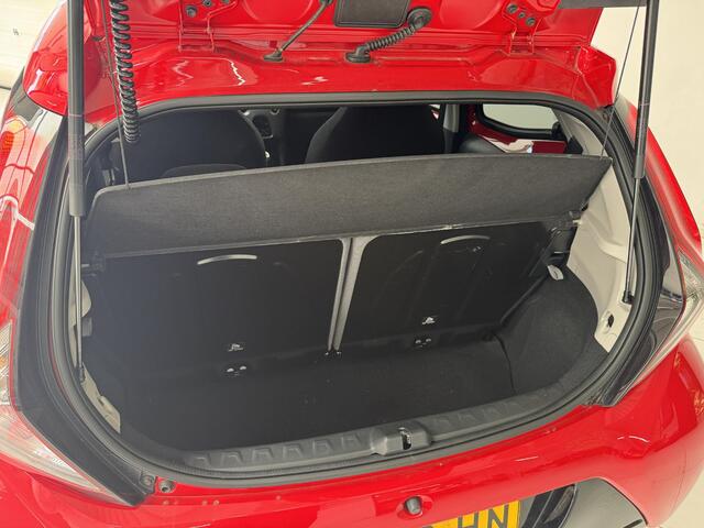 Toyota AYGO 1.0 VVT-i x-joy | Navigatie | Camera | Dealer Onderhouden | Climate Control | Lichtmetalen Velgen 15" |