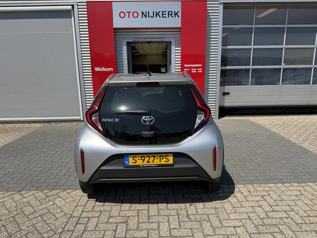 Toyota AYGO X 1.0 VVT-i S-CVT Play