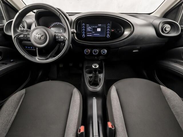 Toyota AYGO 1.0 VVT-i MT Play (NAVIGATIE, CAMERA, GETINT GLAS, ADAPTIVE CRUISE, SPORTSTOELEN, LANE ASSIST, NIEUWSTAAT)
