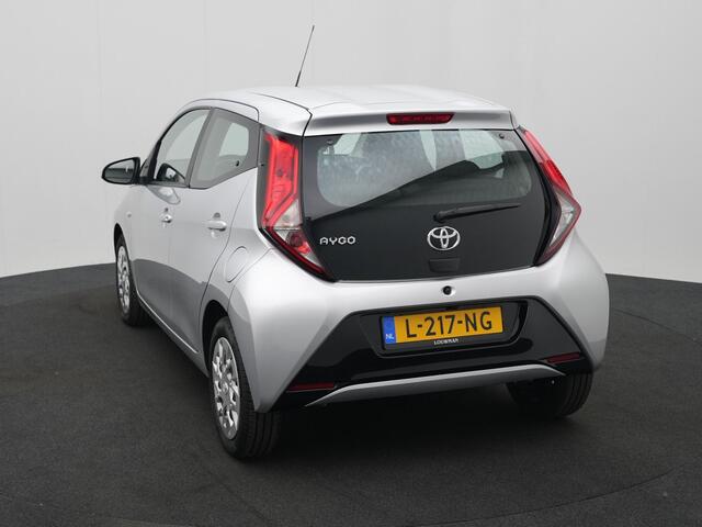Toyota AYGO 1.0 VVT-i x-play | Apple Carplay-Android Auto | Parkeercamera |