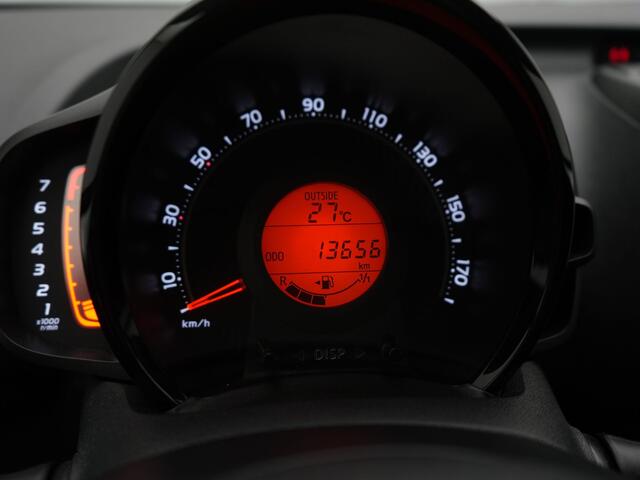 Toyota AYGO 1.0 VVT-i x-play | Apple Carplay-Android Auto | Parkeercamera |