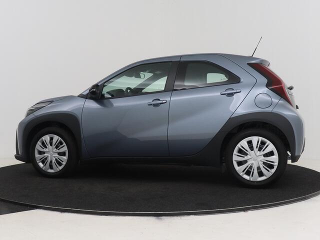Toyota AYGO X Hybrid 115 play
