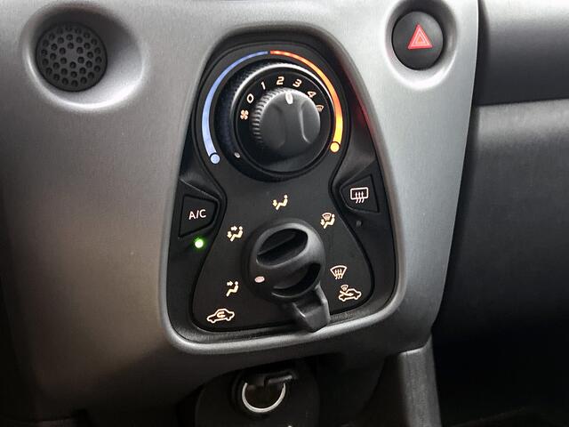 Toyota AYGO 1.0 VVT-i x-play