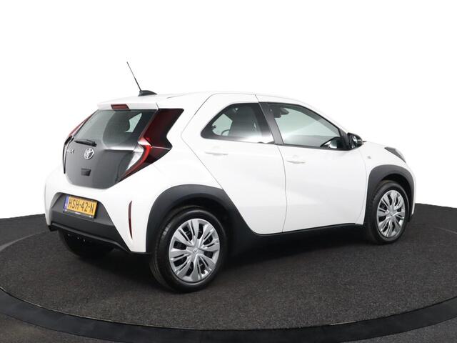 Toyota AYGO X 1.0 VVT-i MT Play | Apple Carplay/Android Auto | Parkeercamera | Adaptieve Cruise Control |