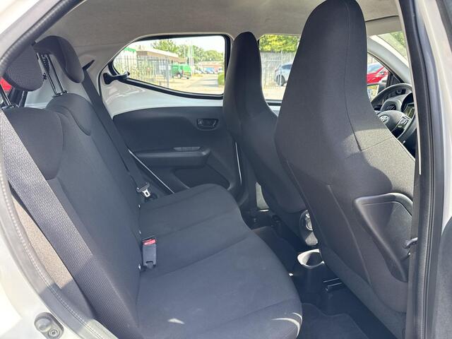 Toyota AYGO 1.0 VVT-i x-fun | Airco | NAP | Dealer onderhouden