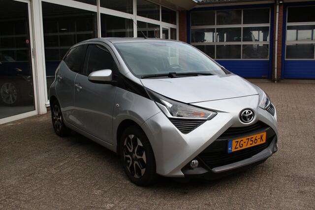 Toyota AYGO 1.0 VVT-I X-Joy, Automaat, Carplay, Camera, Lichtm.velgen