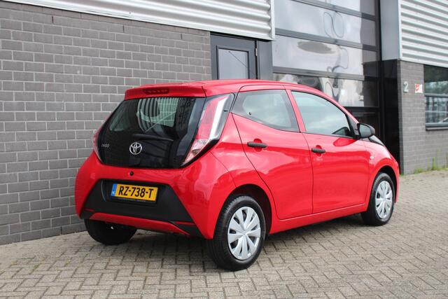 Toyota AYGO 1.0 VVT-i x / Zuinig / Bluetooth / 1ste eigenaar / N.A.P.