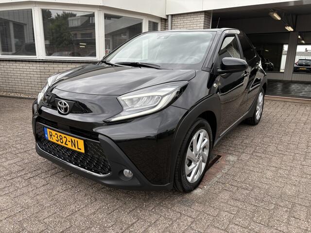 Toyota AYGO X 1.0 VVT-i MT first