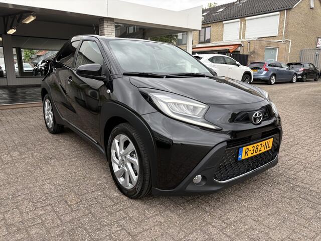 Toyota AYGO X 1.0 VVT-i MT first