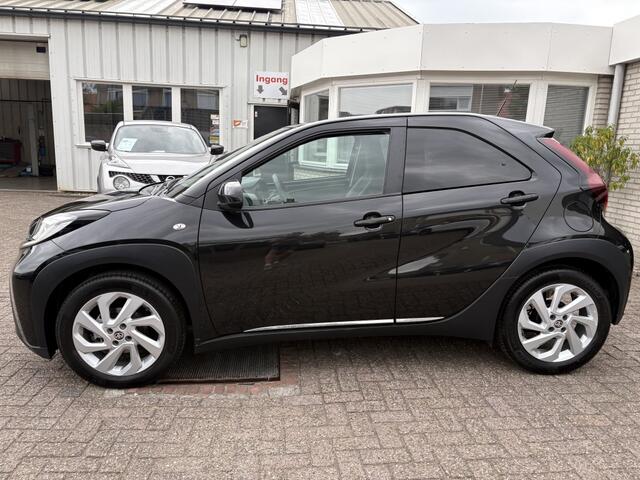 Toyota AYGO X 1.0 VVT-i MT first