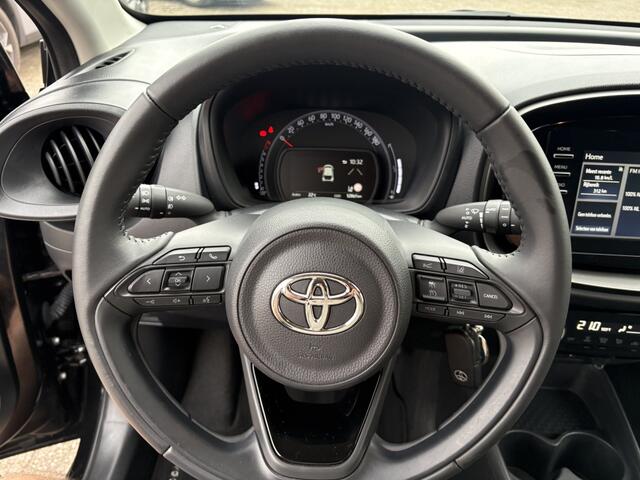 Toyota AYGO X 1.0 VVT-i MT first
