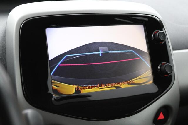 Toyota AYGO 1.0 VVT-i x-play | Groot scherm met multimedia | Airco | Parkeercamera |