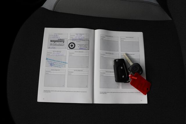 Toyota AYGO 1.0 VVT-i x-play | Groot scherm met multimedia | Airco | Parkeercamera |