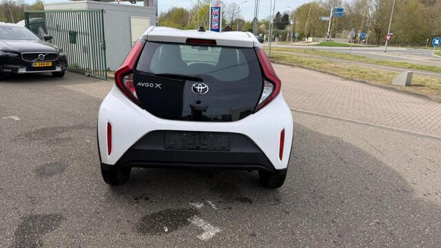 Toyota AYGO X 1.0 VVT-i MT Play