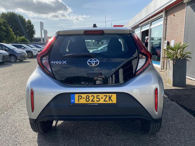 Toyota AYGO X 1.0 VVT-i S-CVT Play