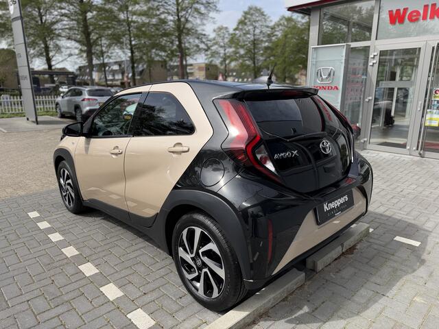 Toyota AYGO X 1.0 VVT-i MT Pulse Apple/Android, Cruise control, 17inch velgen, Voorstoelen verwarmd