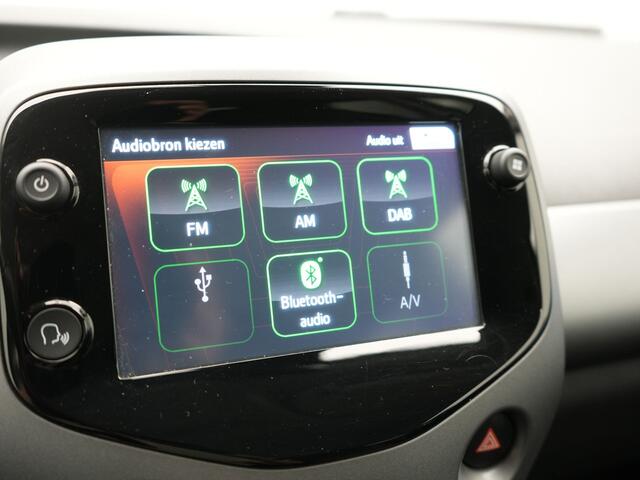 Toyota AYGO 1.0 VVT-i X-Clusiv X-Shift Automaat | Keyless Entry | Toyota Safety Sense |