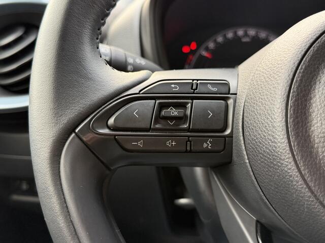 Toyota AYGO X 1.0 VVT-i MT Pulse | GEEN AFLEVERKOSTEN | Apple/Android, Cruise control, Lichtmetalen velgen 17", Voorstoelen verwarmd
