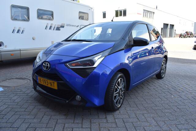 Toyota AYGO 1.0 VVT-i x-clusiv Airco Parkeer camera Cruise control 2-tone