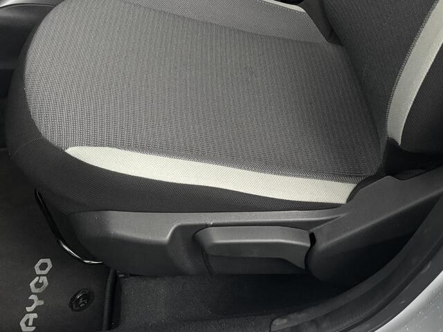 Toyota AYGO 1.0 VVT-i x-joy | 1e Eigenaar | Carplay/Android Auto | 15"velgen | Camera |